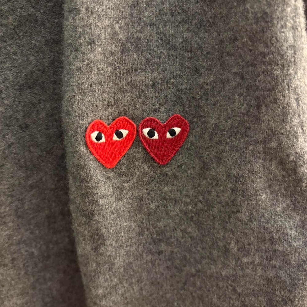Comme des Garcons Gray Cardigan with Red Heart - Picture 3 of 6